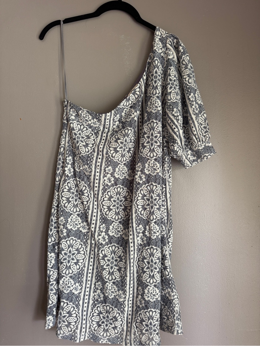 entro Blue Gray Floral Lace One-Shoulder Mini Dress